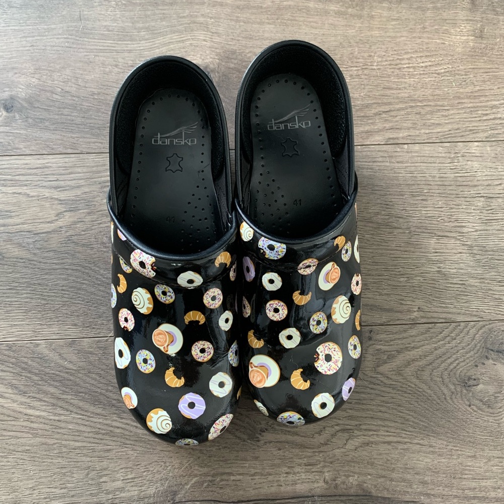 Dansko professional donut clogs